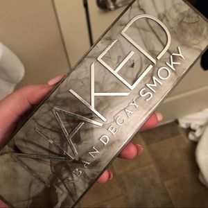 Naked Smokey Palette